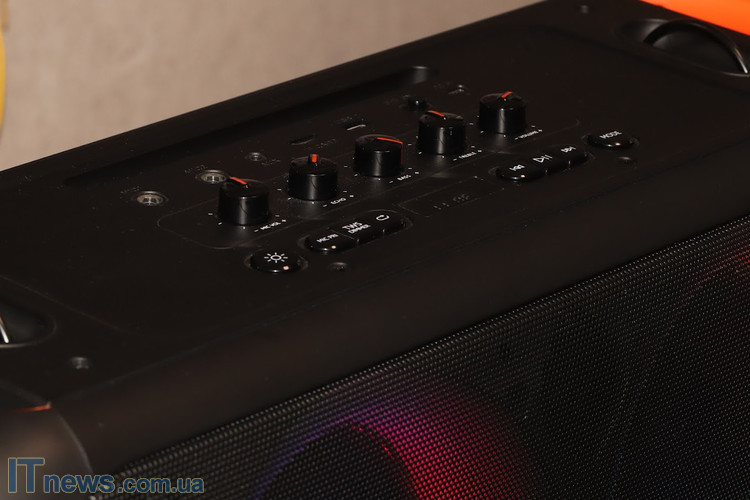 REAL-EL_X-795_portable_acoustics